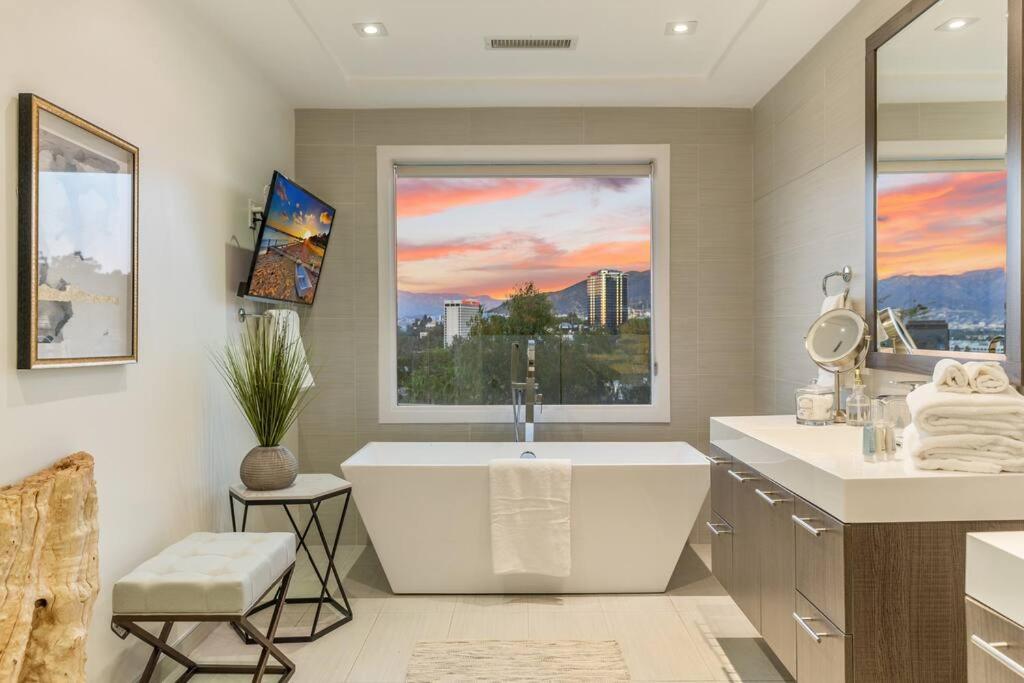 Villa With Incredible Views ลอสแอนเจลิส ภายนอก รูปภาพ